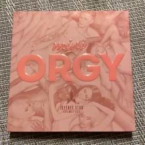 Jeffree Star mini orgy palette